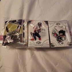 100 football cards