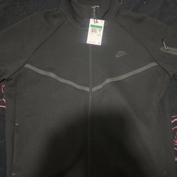 Nike Tech 