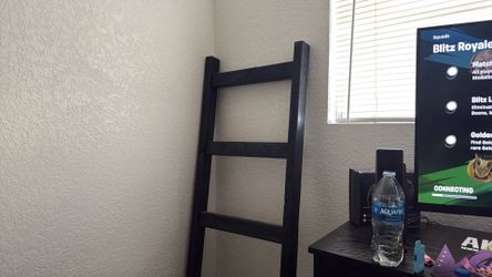 Blanket ladder holder