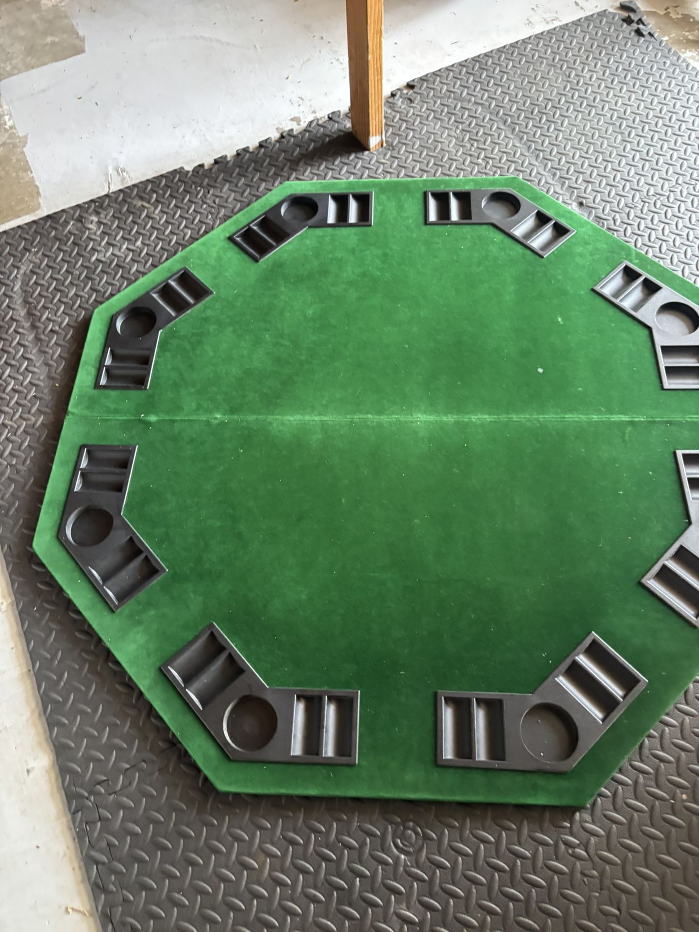 Foldable Poker Table