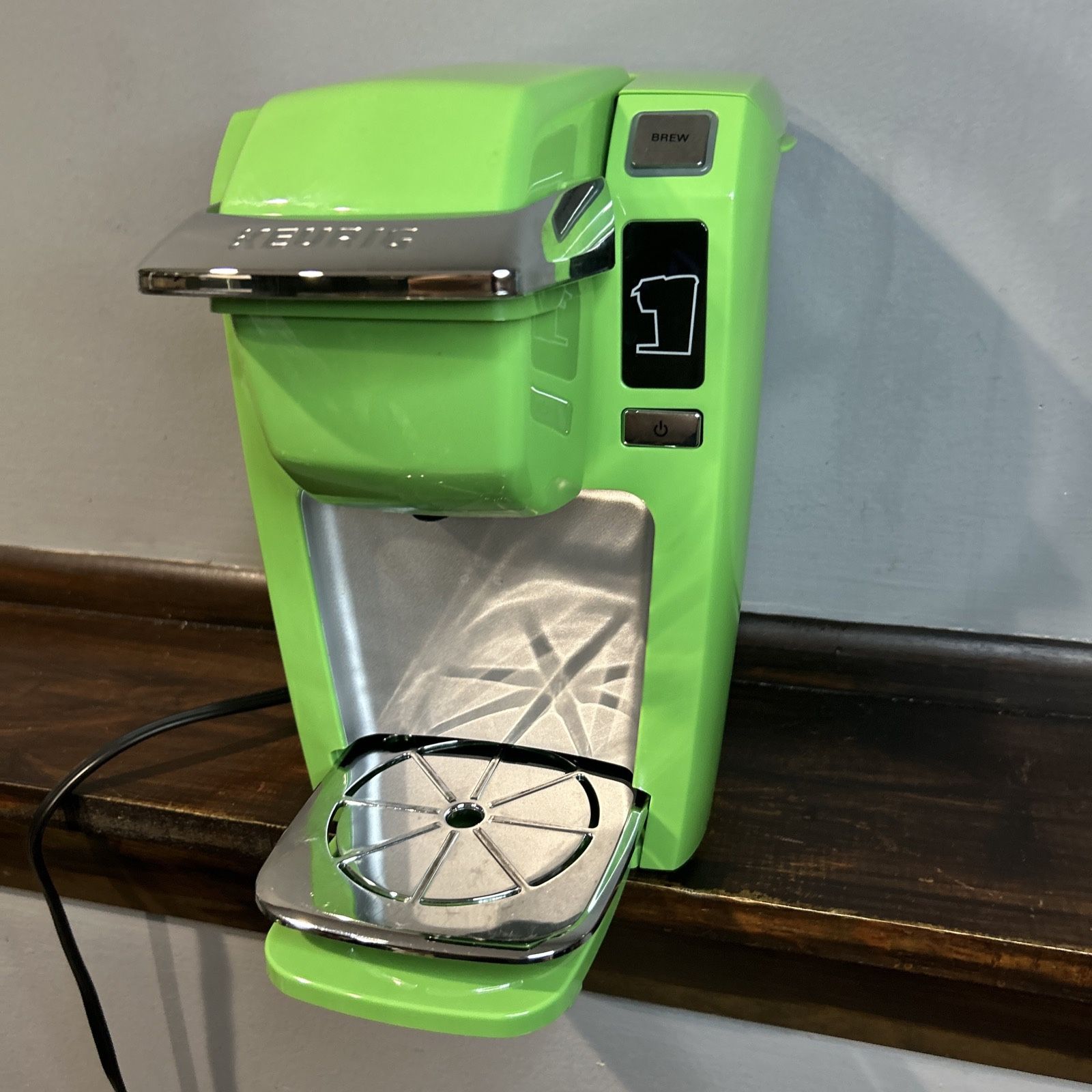 FLASH GREEN Keurig K10 Mini Plus Single Serving Coffee Maker TESTED WORKS Discontinued Color!!