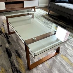 Tempered Glass Top Coffee Table (4’x2’)