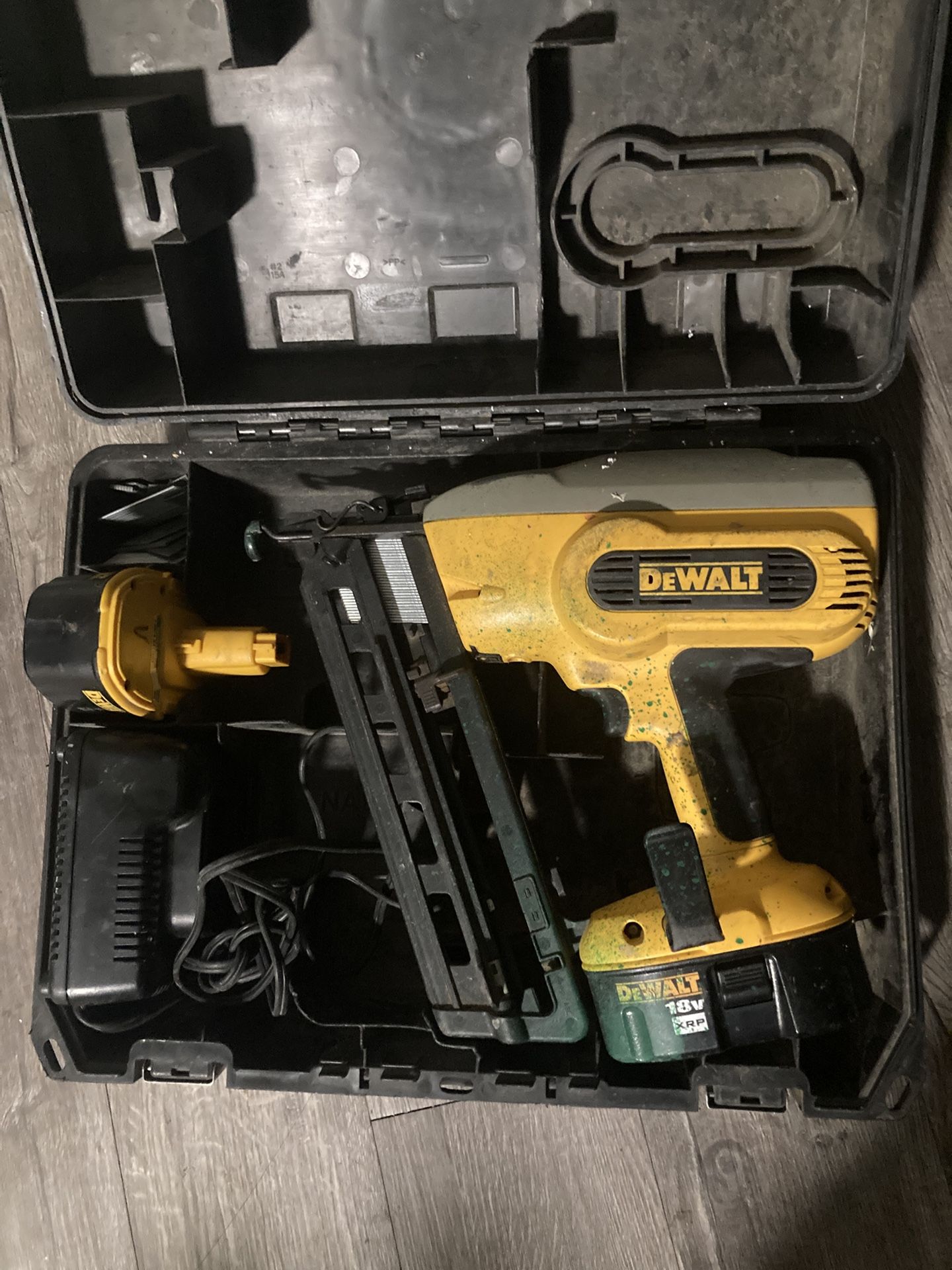 Dewalt 16 Ga 18v Nail Gun