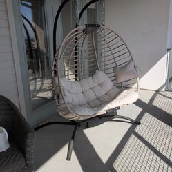 Swinging 2 person chair