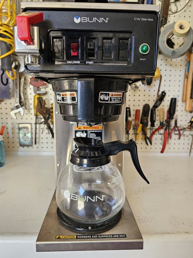 Bunn CWTF15-1 Medium Volume Decanter Coffee Maker - Automatic, 3 4/5 gal/hr, 120v