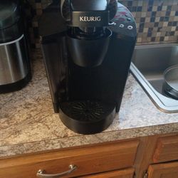 Keurig  K Cup Select Coffee Maker .$12.00