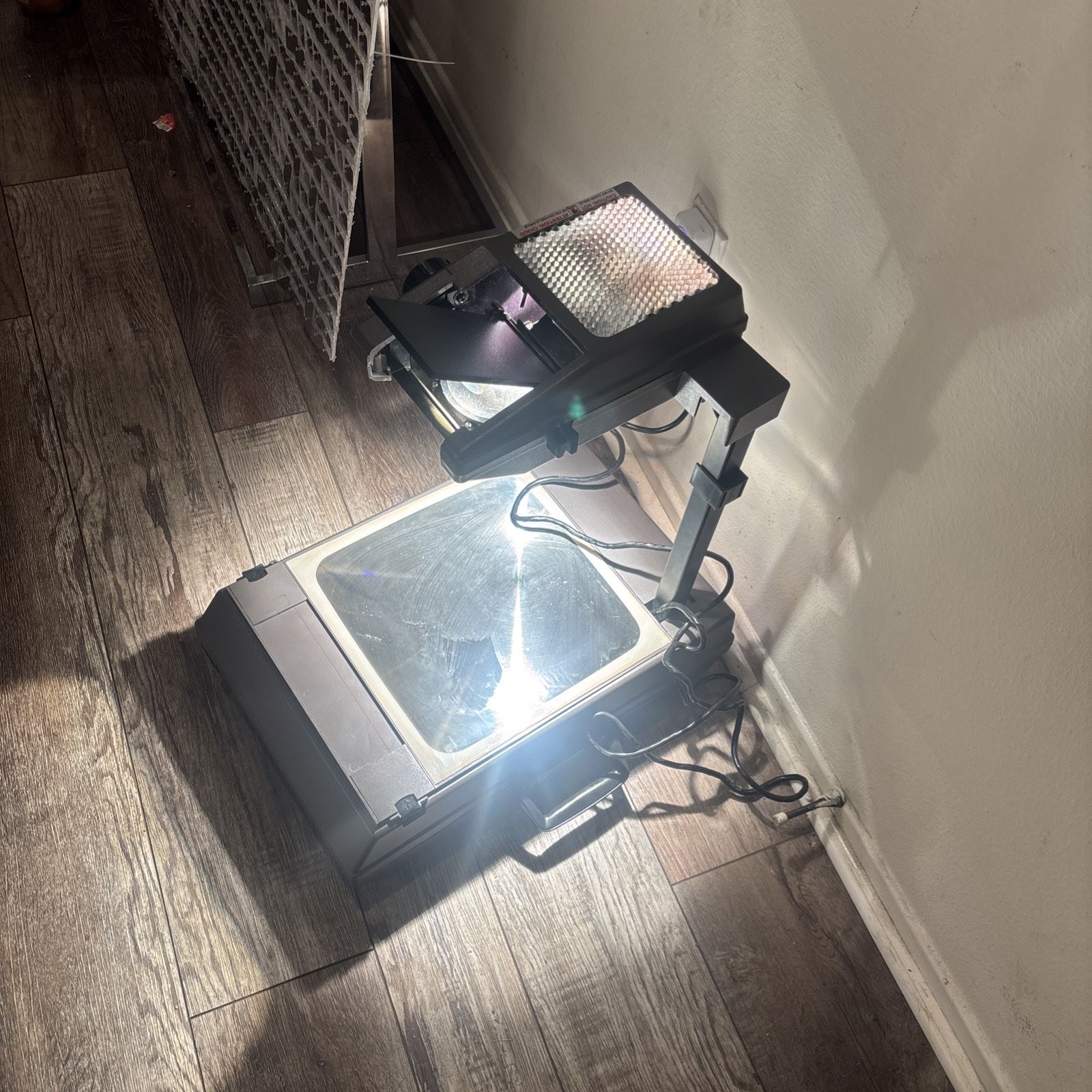 3M 2000 AG Compact Portable Overhead Projector WORKS
