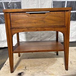 Mid-Century Modern Kent Coffey Impact Collection End Table with Drawer Single.