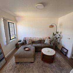 L Couch / Pullout Bed 