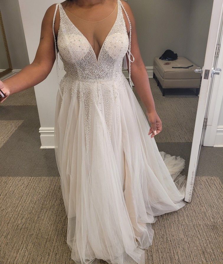 Wedding Dress For Sale Size 8