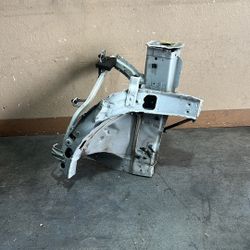 (256) 17-25 Cadillac Xt5 Right Frame Leg 2017 2018 2019 2020 2021 2022 2023 204 2025
