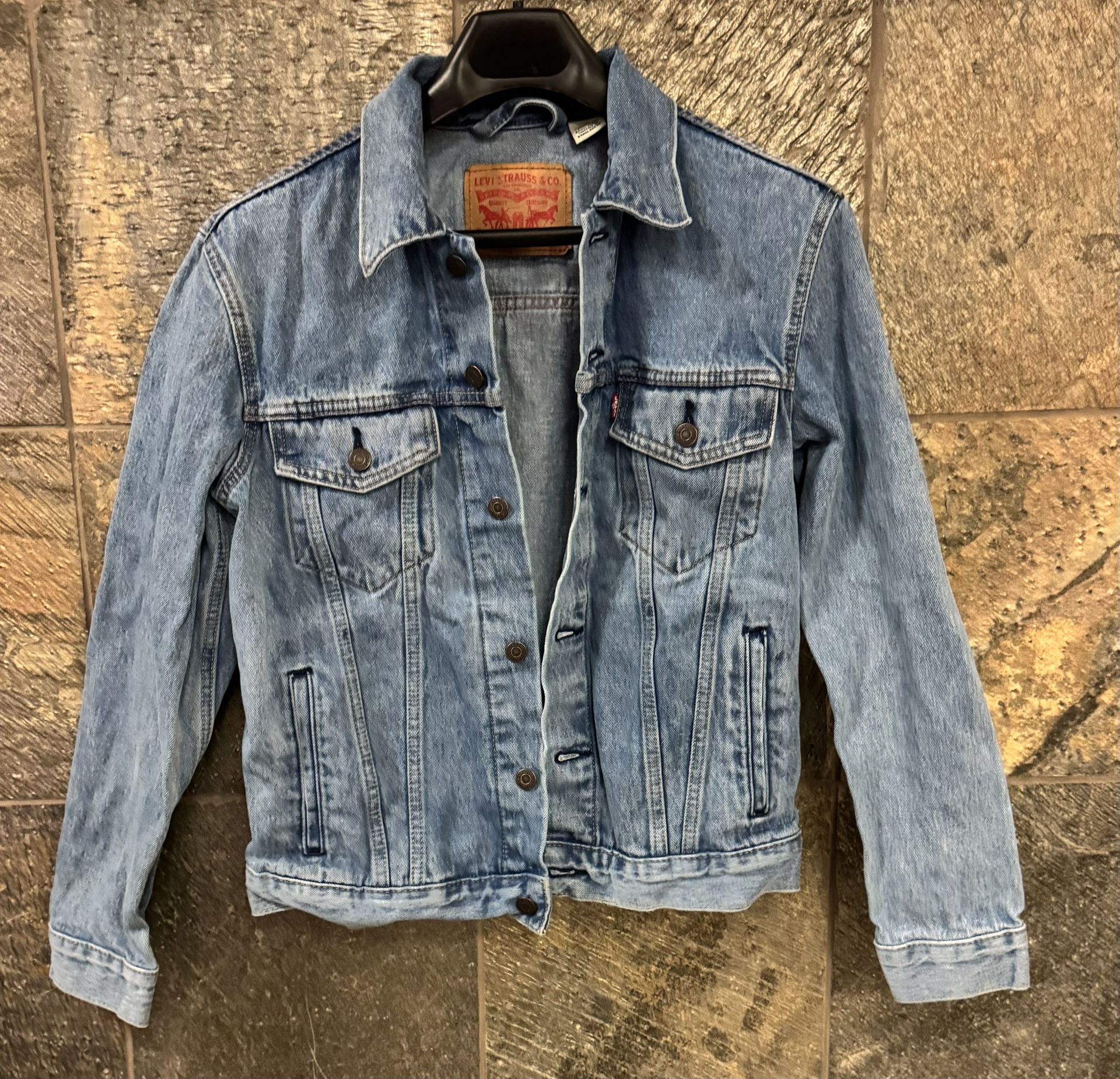 Levi’s Denim Jean Jacket Like New Color Blue Size Small