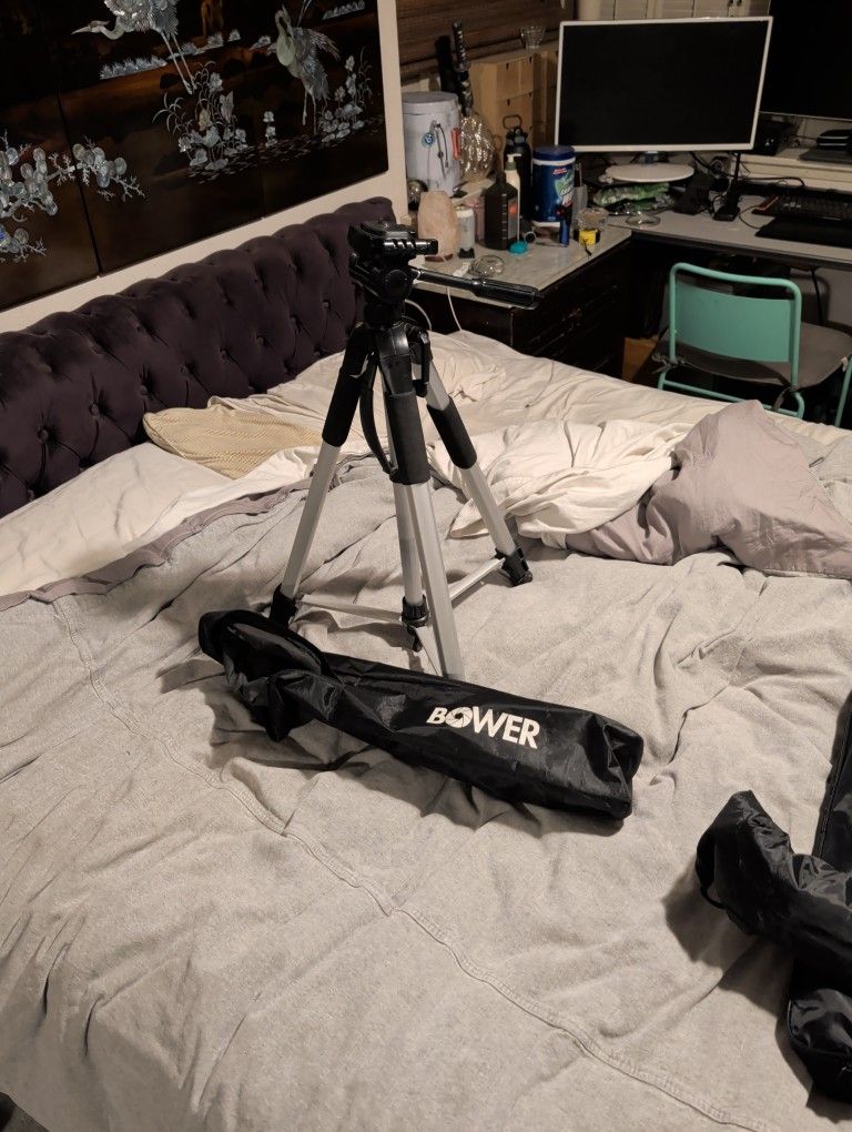 Bower Heavy Duty 72" Tripod