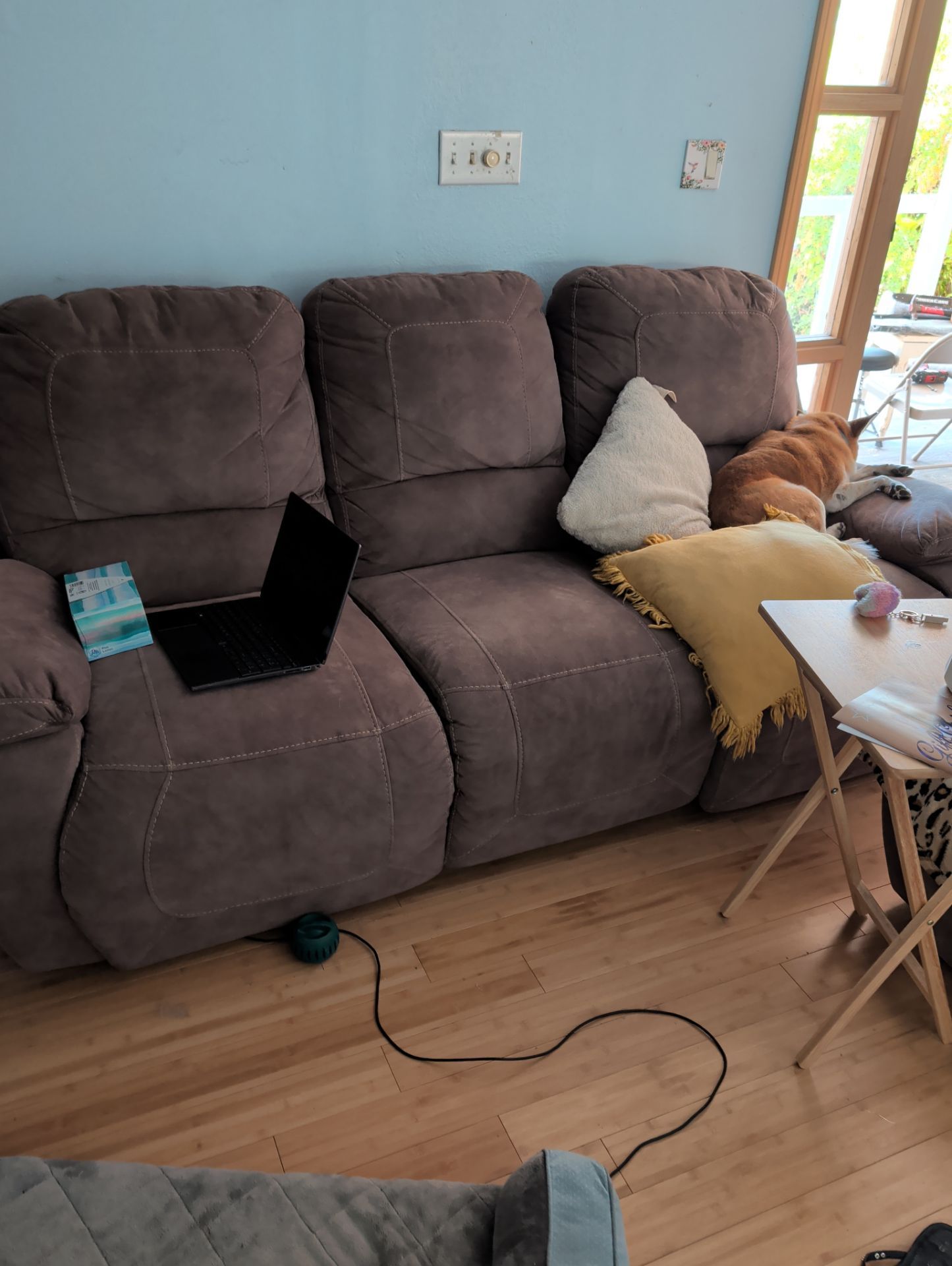 Couch set