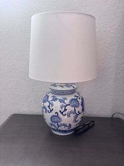 Pair of wBlue & White Porcelain Ginger Jar Lamps – Chinoiserie Style