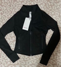 Lululemon Black Cropped Jacket $45 **READ DESCRIPTION**