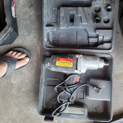  USED IMPACT  GUN STILL WORKS  USED NORMAL WEAR  HABLO ESPAÑOL TANBIEN 