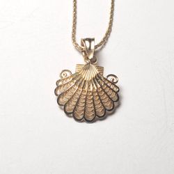 14k Gold Seashell Necklace