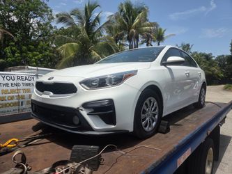 21 Kia FORTE  clean title 4  cylinder very economical runs and drives great cold a/c  ready for work 4500$ cash total