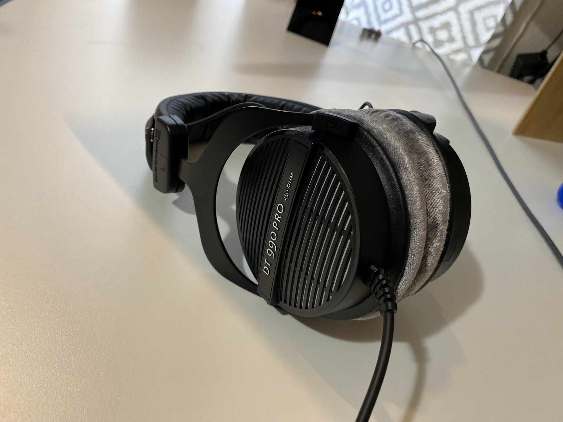 DT 990 Pro Headphones