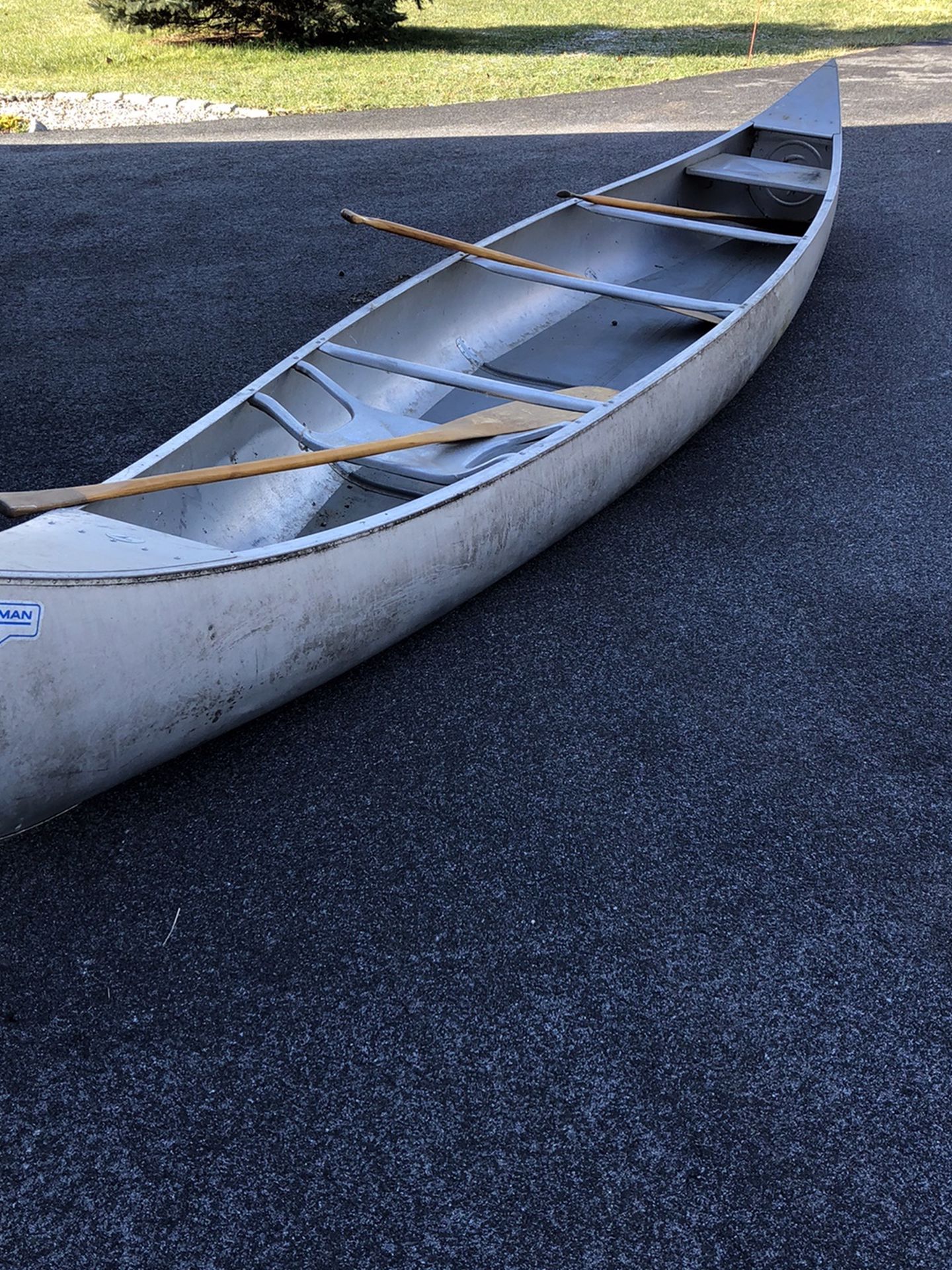 Aluminum Grumman Canoe with paddles