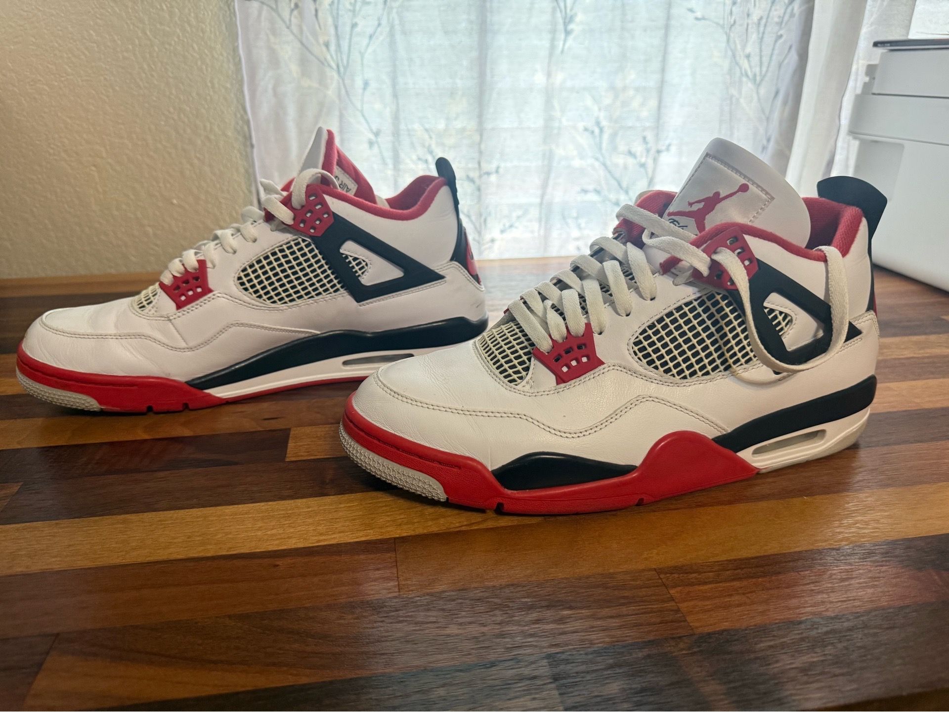 Jordan 4s