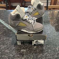 Nike Air Jordan Wolf Grey Gray 5 OG 2011 Release Size 2.5 Y Preschool PS Sneaker