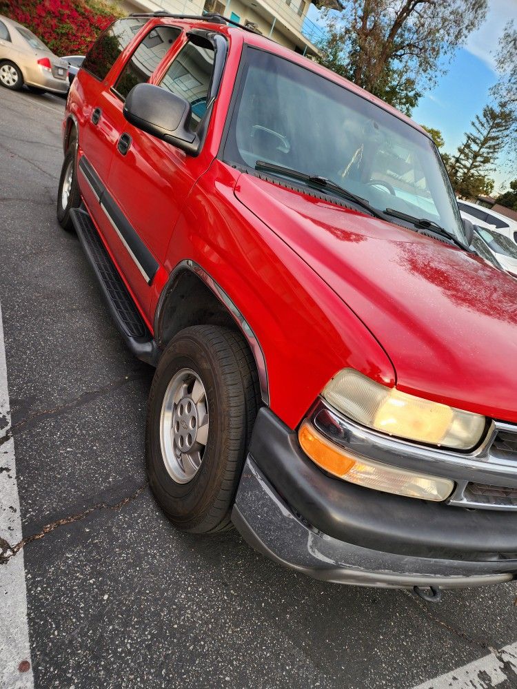 2001 Chevrolet Suburban 1500 LS 4
