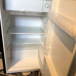 Hisense Mini Fridge With Freezer