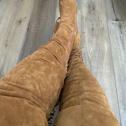 Tan / Brown Heel Boots With Tassels 