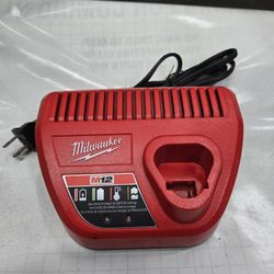 Milwaukee M12 Charger