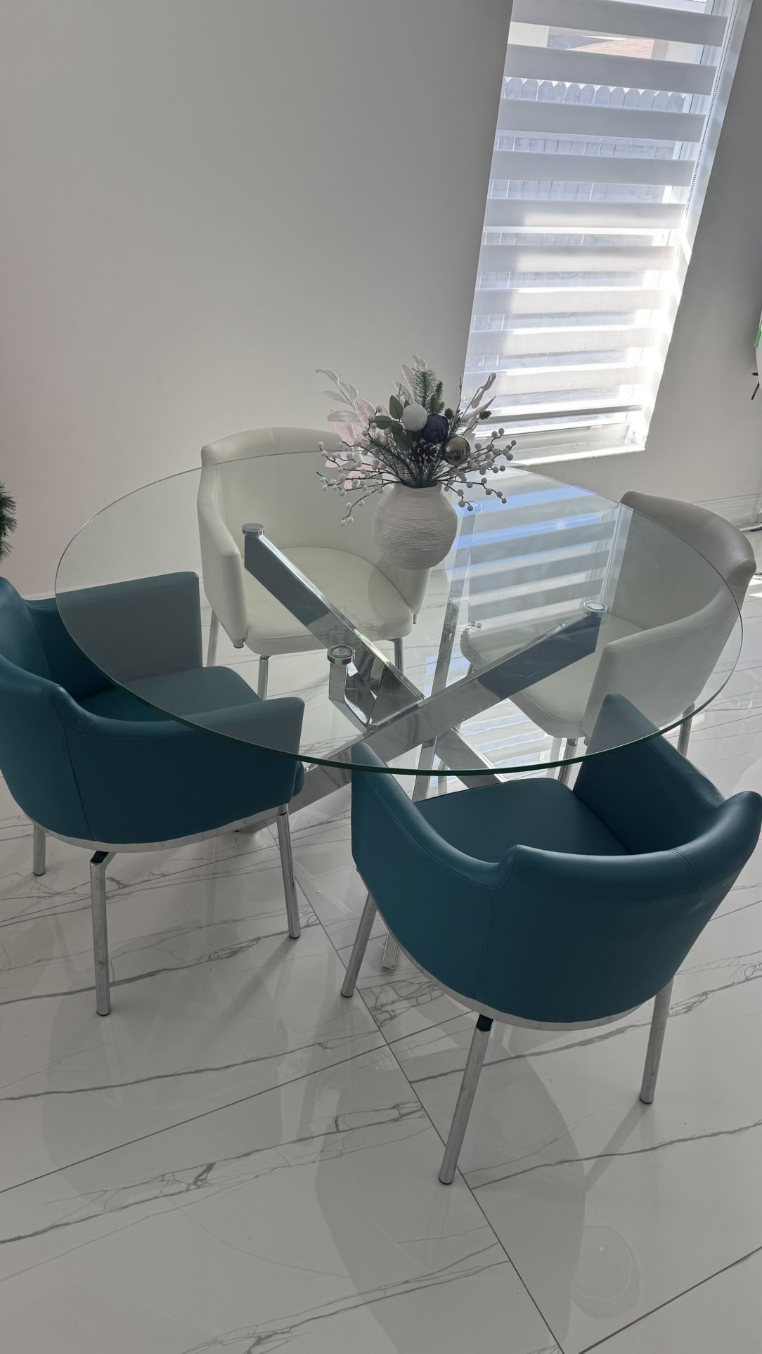 Dining Table with 4 Chairs – $600