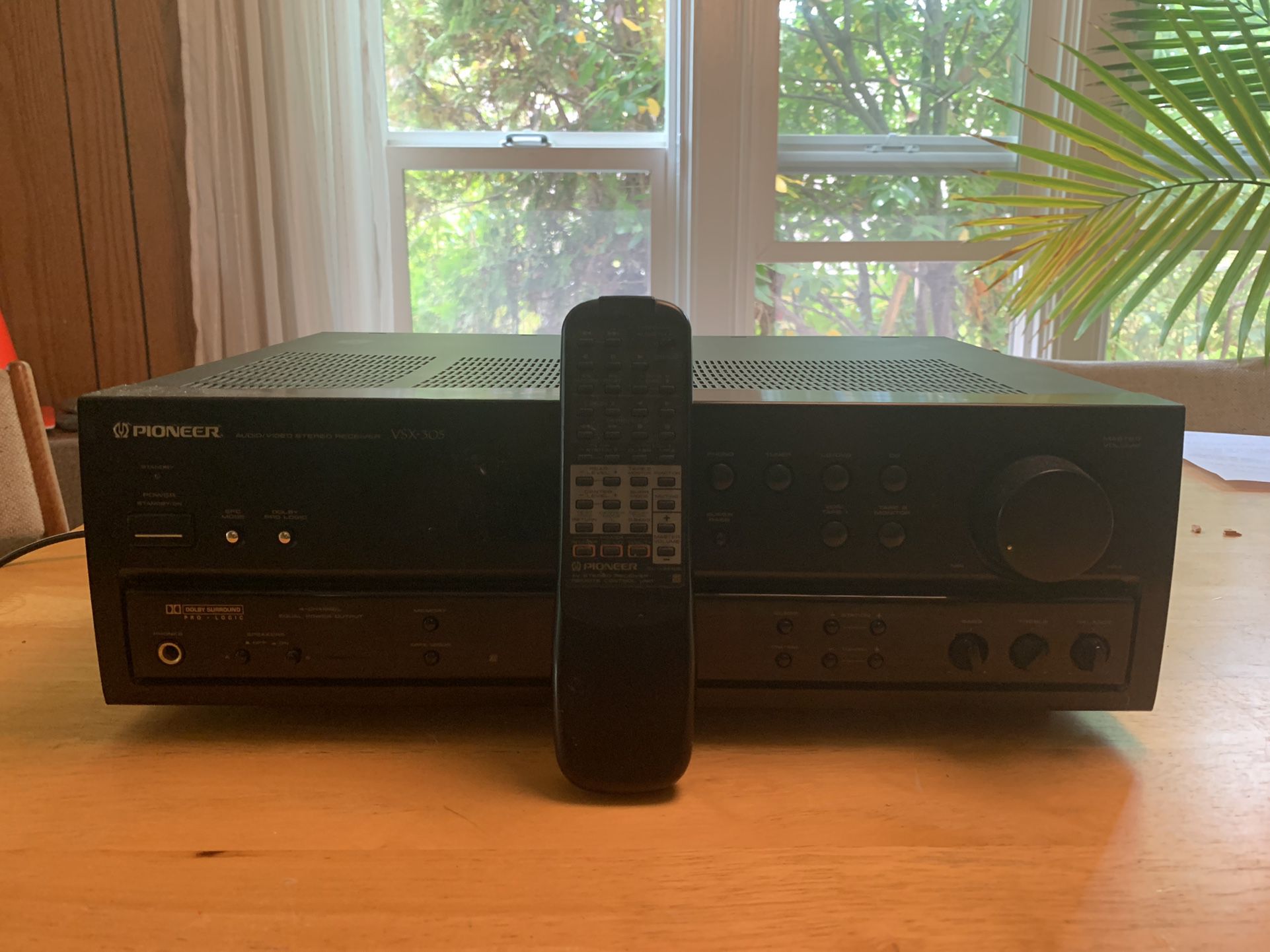 Pioneer VSX-305 Stereo Receiver
