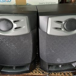 Yamaha Speakers Pair