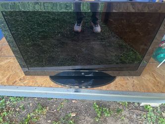 Westinghouse Flat Screen TV with Stand