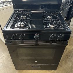 GE GAS STOVE 30”WIDE IN GLOSS BLACK 