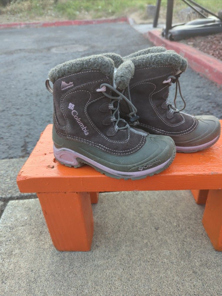 Winter boots Size 4