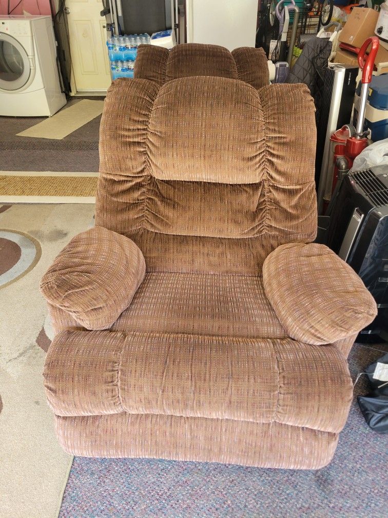 2 Nice Recliners
