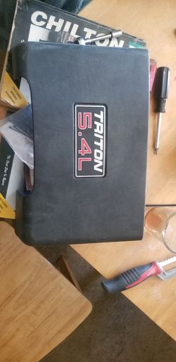 1998 ford expedition 5.4 L engine cover