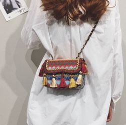 Versatile small bag ,woven small square bag unique tassel chain crossbody bag