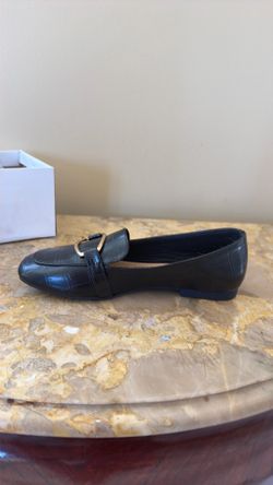 Women’s black dress shoe business size 5 and a half