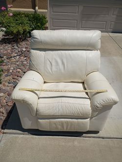 White Leather Power Recliner w/ Power Headrest & Leg Rest