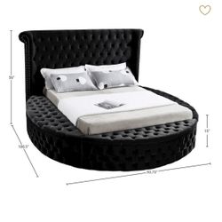 QUEEN SIZE BEDFRAME/HEADBOARD