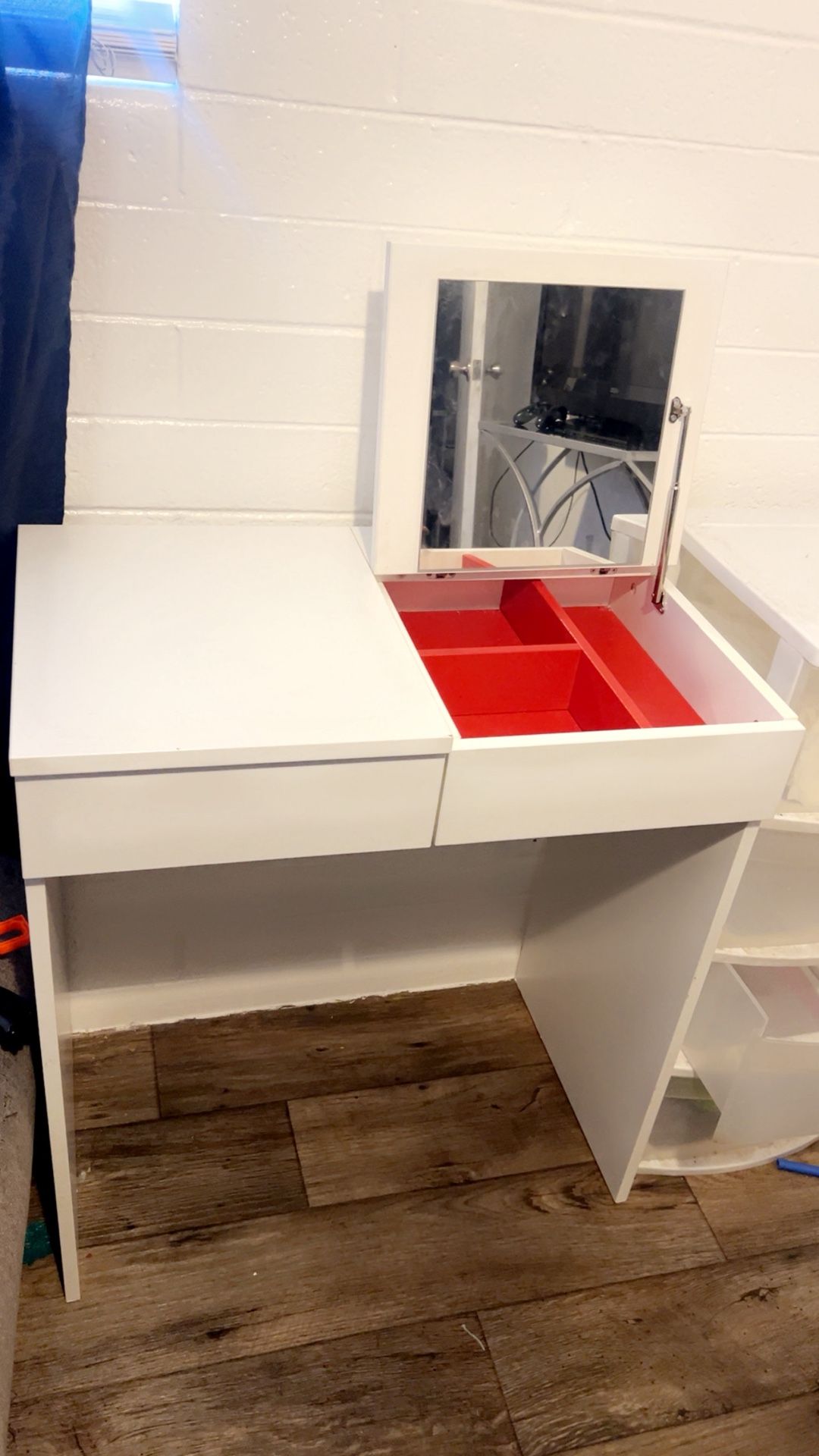White Cute Vanity Desk
