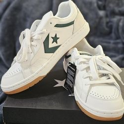 Brand New Men's Converse Size 10.5