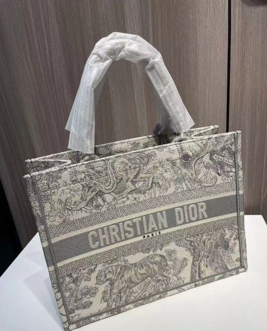 CD Tote Medium Gray