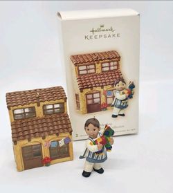 New Hallmark Keepsake Ornament Mexico Joy to World Collection 2007 Girl Country

HANDCRAFTED - ISSUE DATE 2007

Ornament in mint condition. Never disp