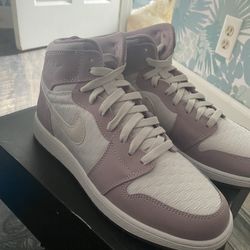 Size 8 (GS) - Jordan 1 Retro High Heiress