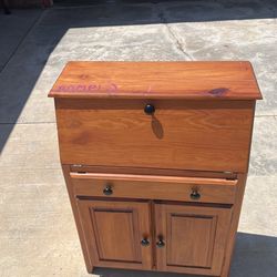 1950-ish antique desk 125 bucks