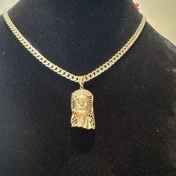 Cuban Chain In Gold Filled With Jesús Face Pendant